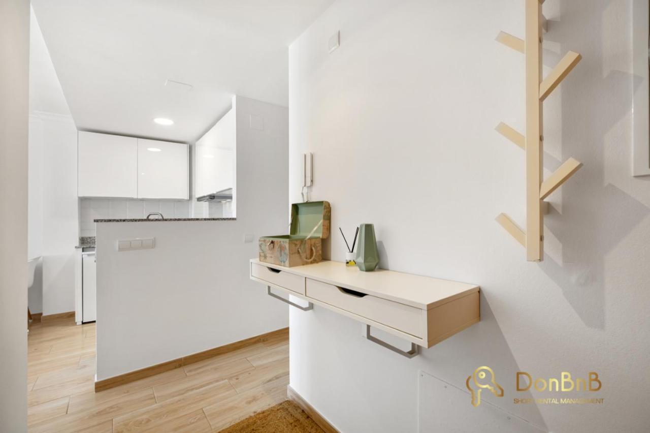Cozy Apartment With Sea View And Private Parking In フエンヒロラ エクステリア 写真